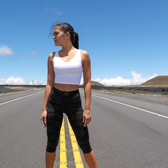 Kipuni Crop Top (White and/or Black) - Picture 2 of 7